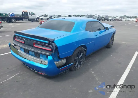 2023 Dodge Challenger Sxt Awd z USA, uszkodzony, nr VIN 2C3CDZGG1PH663063